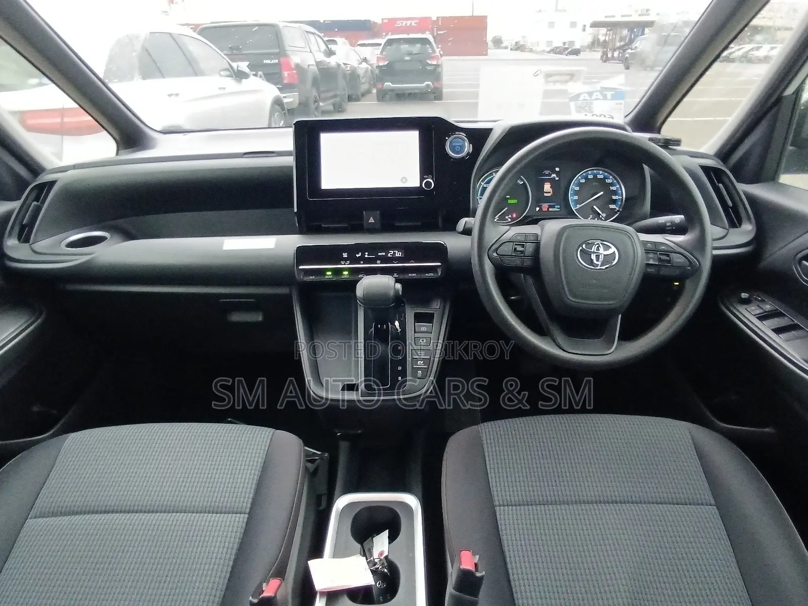 Toyota Noah Hybrid X Pearl 2022