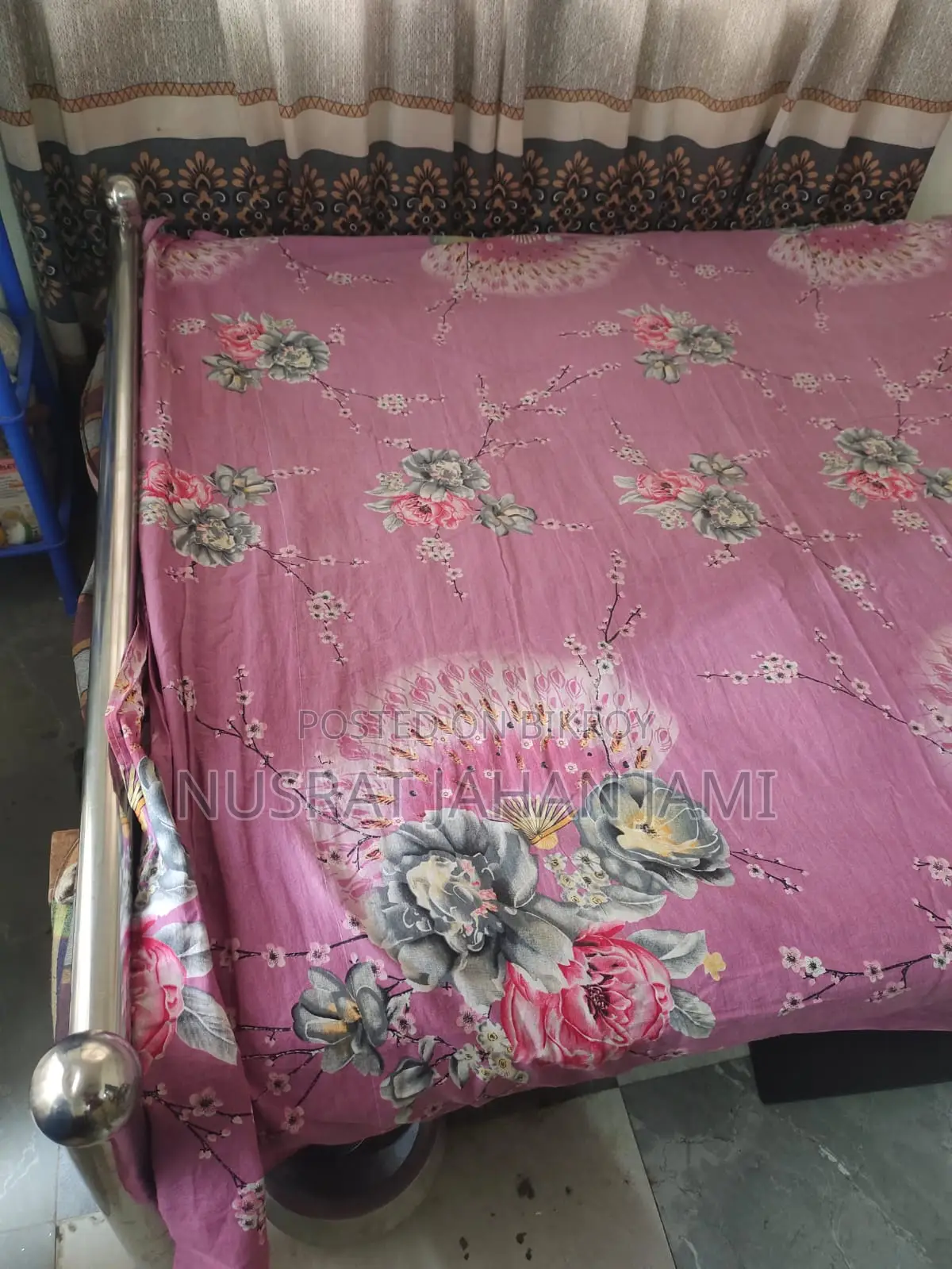 স্টিলের খাট
