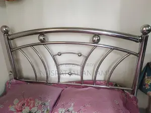 স্টিলের খাট