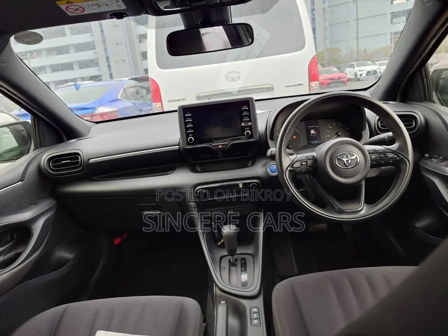 Toyota Yaris X PKG HYB 2021