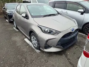 Toyota Yaris X PKG HYB 2021