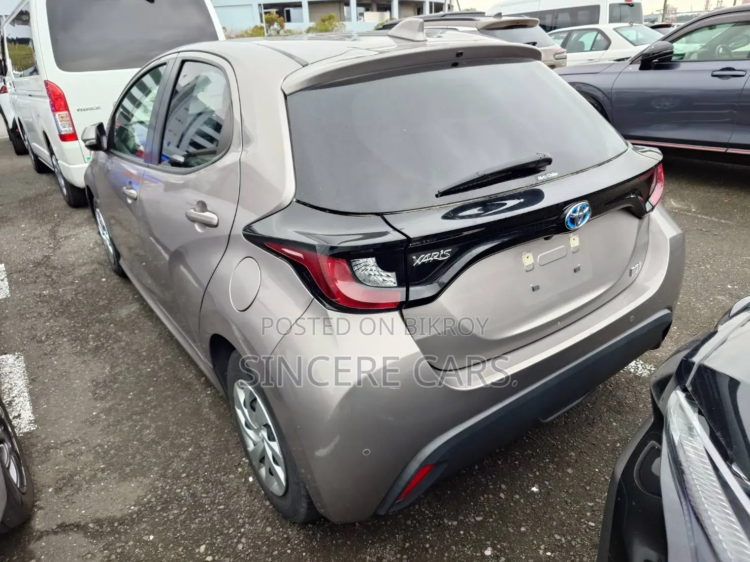 Toyota Yaris X PKG HYB 2021