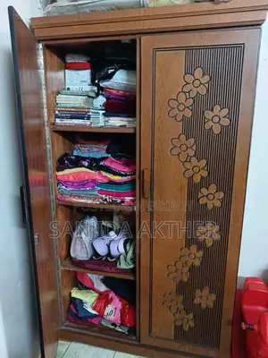 আলমারি টা বিক্রি করব