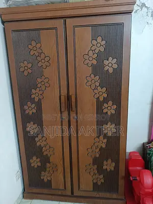 আলমারি টা বিক্রি করব
