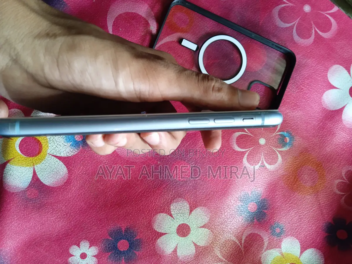 Apple iPhone XR (Used)