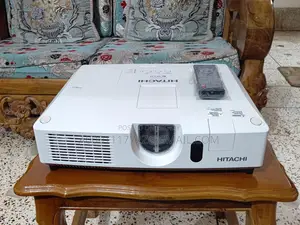 HITACHI CP-X5022WN 5000 ANSI LUMENS PROJECTOR Made in Japan