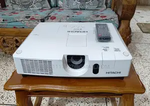 HITACHI CP-X5022WN 5000 ANSI LUMENS PROJECTOR Made in Japan
