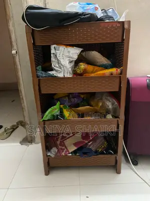 বেস্ট বাই থেকে কেনা ব্রাউন র‍্যাক