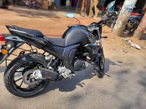 Yamaha FZs V2 . 2024