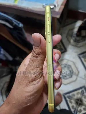 Apple iPhone 11 (Used)