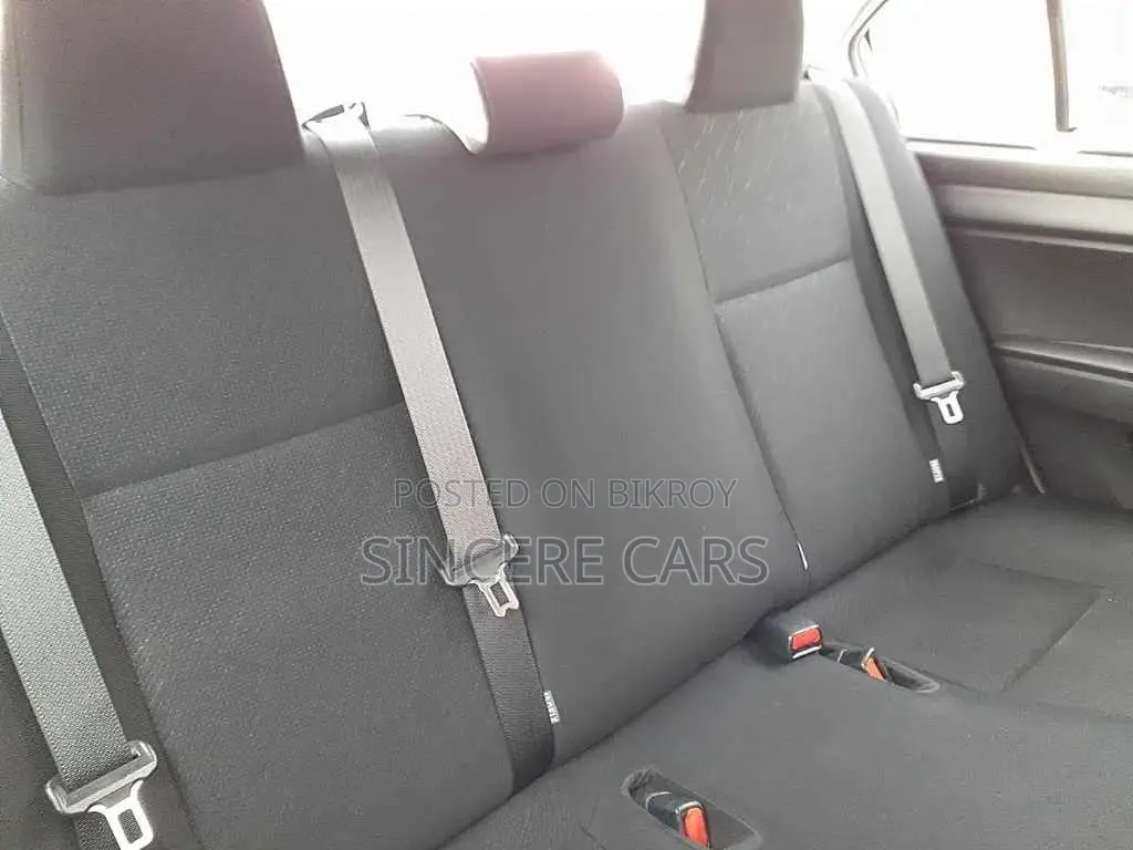 Toyota Axio EX PACKAGE HYBRID 2021
