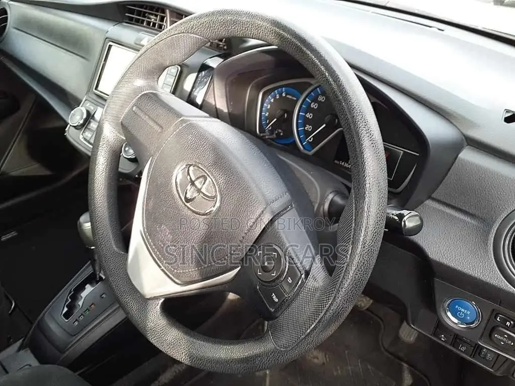 Toyota Axio EX PACKAGE HYBRID 2021