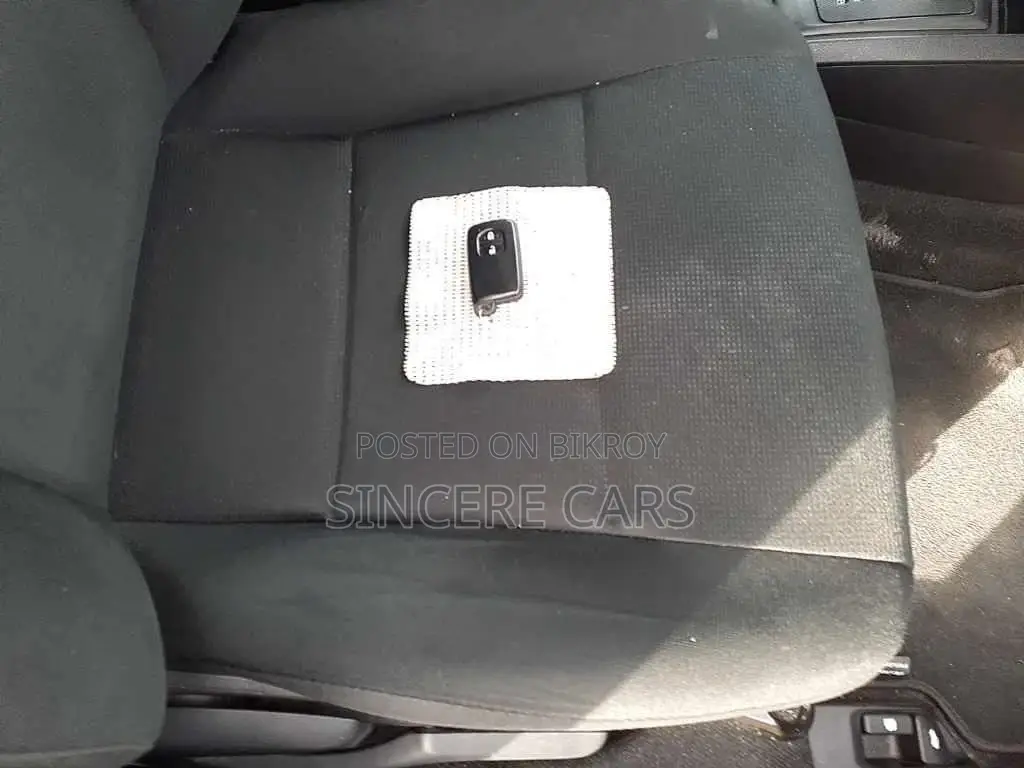 Toyota Axio EX PACKAGE HYBRID 2021