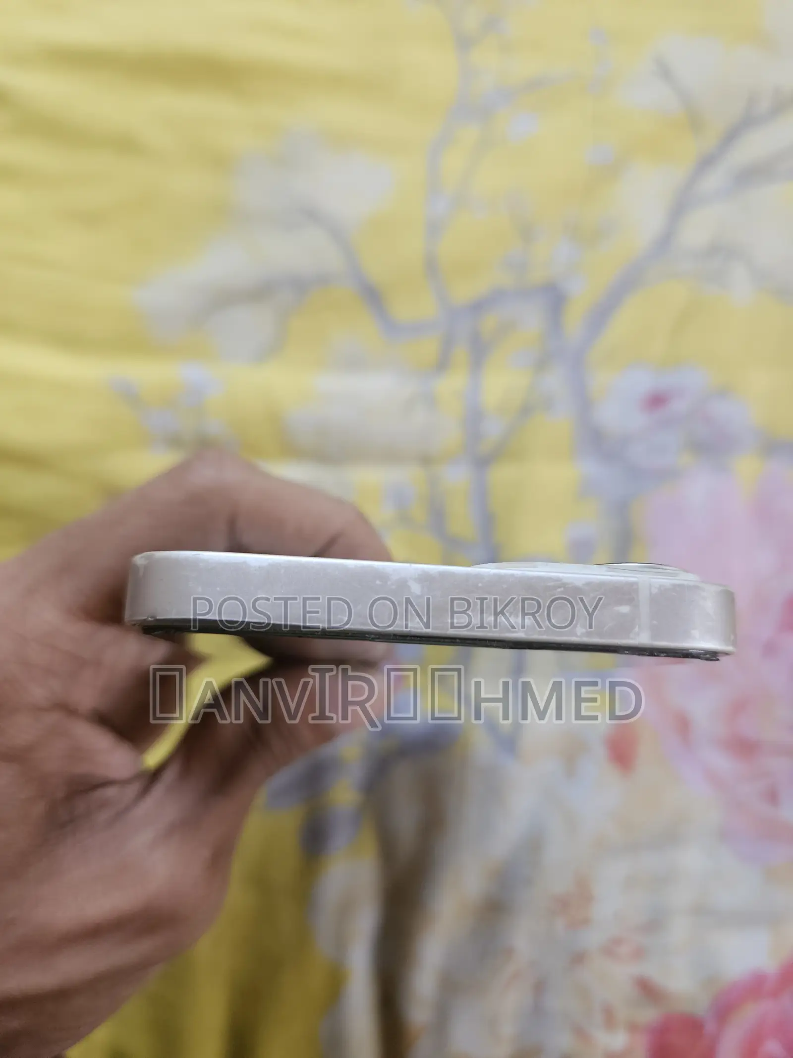 Apple iPhone 13 (Used)