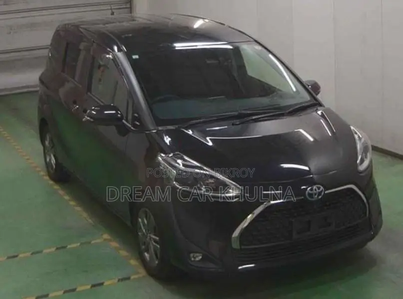 Toyota Sienta G Quero Hybrid Black 2021