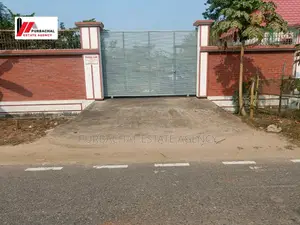 সাউথ-ইস্ট কর্নার, সেক্টর ১৪-এ ৭.৫ কাঠার প্লট