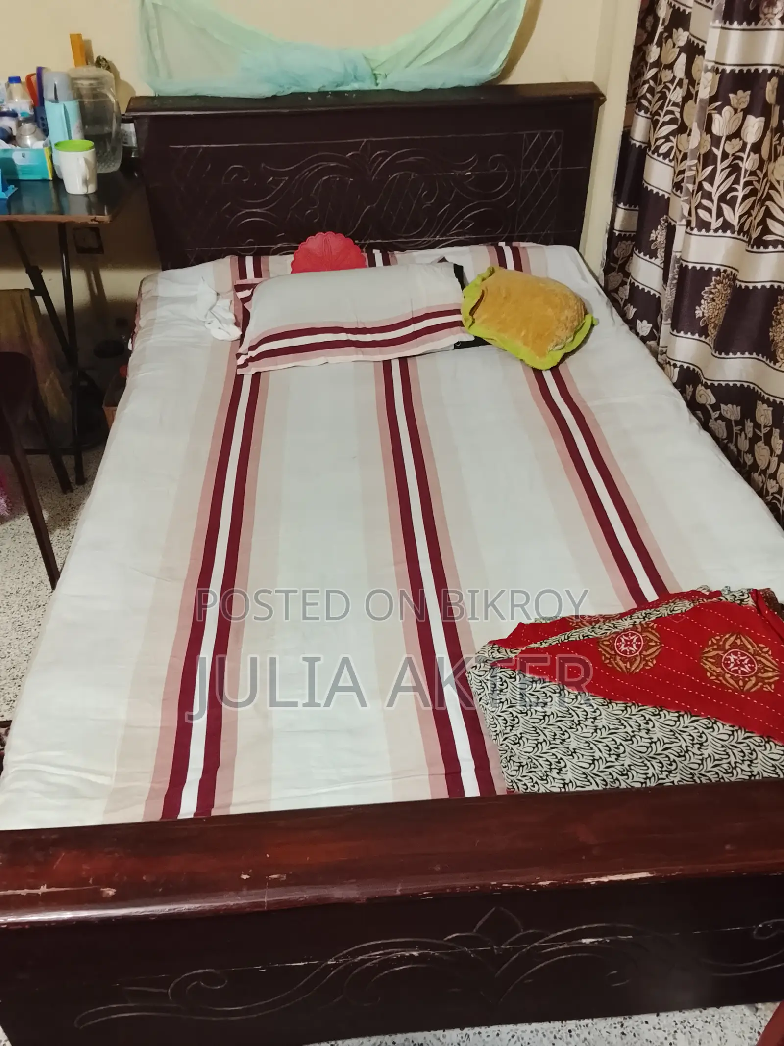 খাট ৪'৭'এবং আলমিরাটি বিক্রি করা হবে।