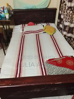 খাট ৪'৭'এবং আলমিরাটি বিক্রি করা হবে।