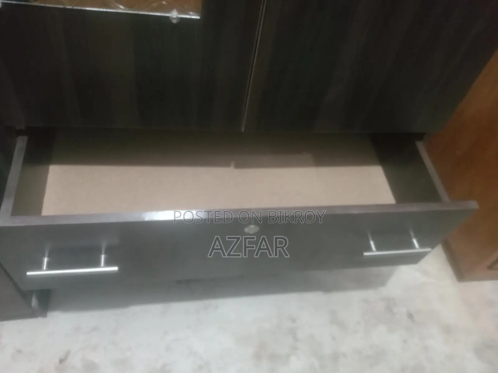 Stylish Melamine Furniture for Sale (Approx. 6 Feet)