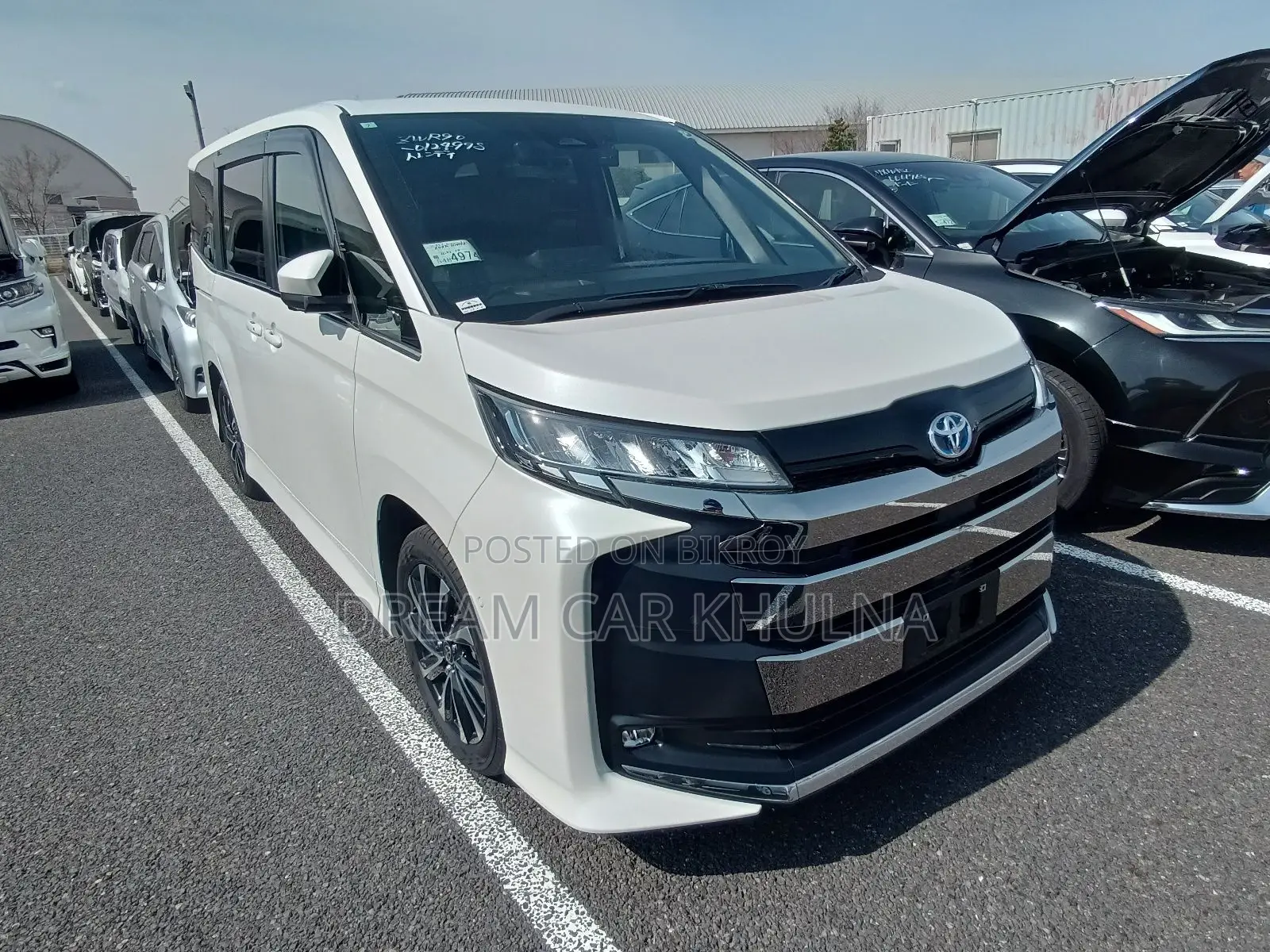 Toyota Noah S-Z Leg Rest Full Option 2023