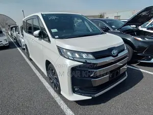 Toyota Noah S-Z Leg Rest Full Option 2023
