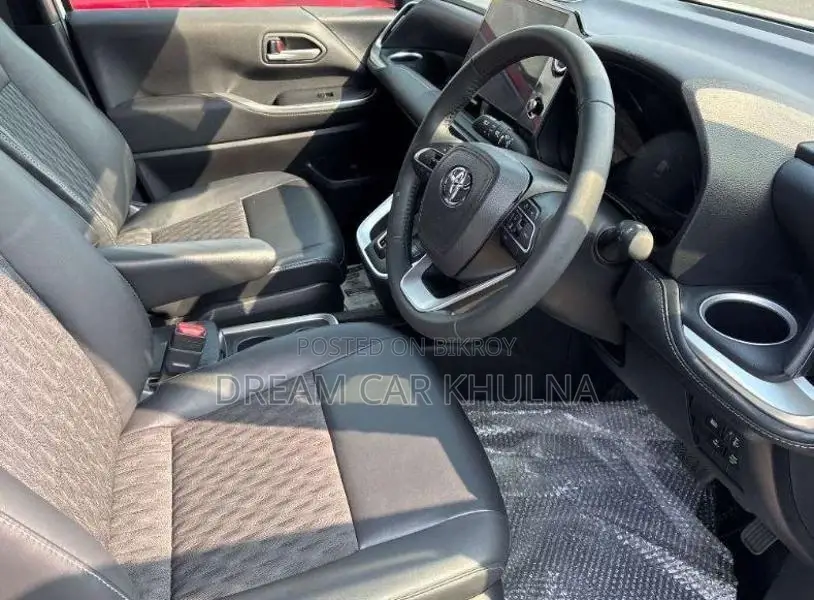 Toyota Noah S-Z Leg Rest Full Option 2023