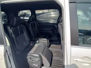 Toyota Noah S-Z Leg Rest Full Option 2023