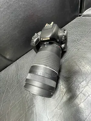 Canon 200D with 75-300mm Lens (Full Package)