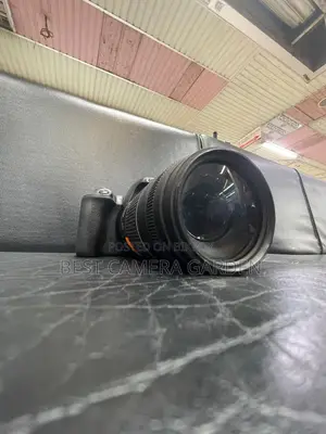 Canon 200D with 75-300mm Lens (Full Package)