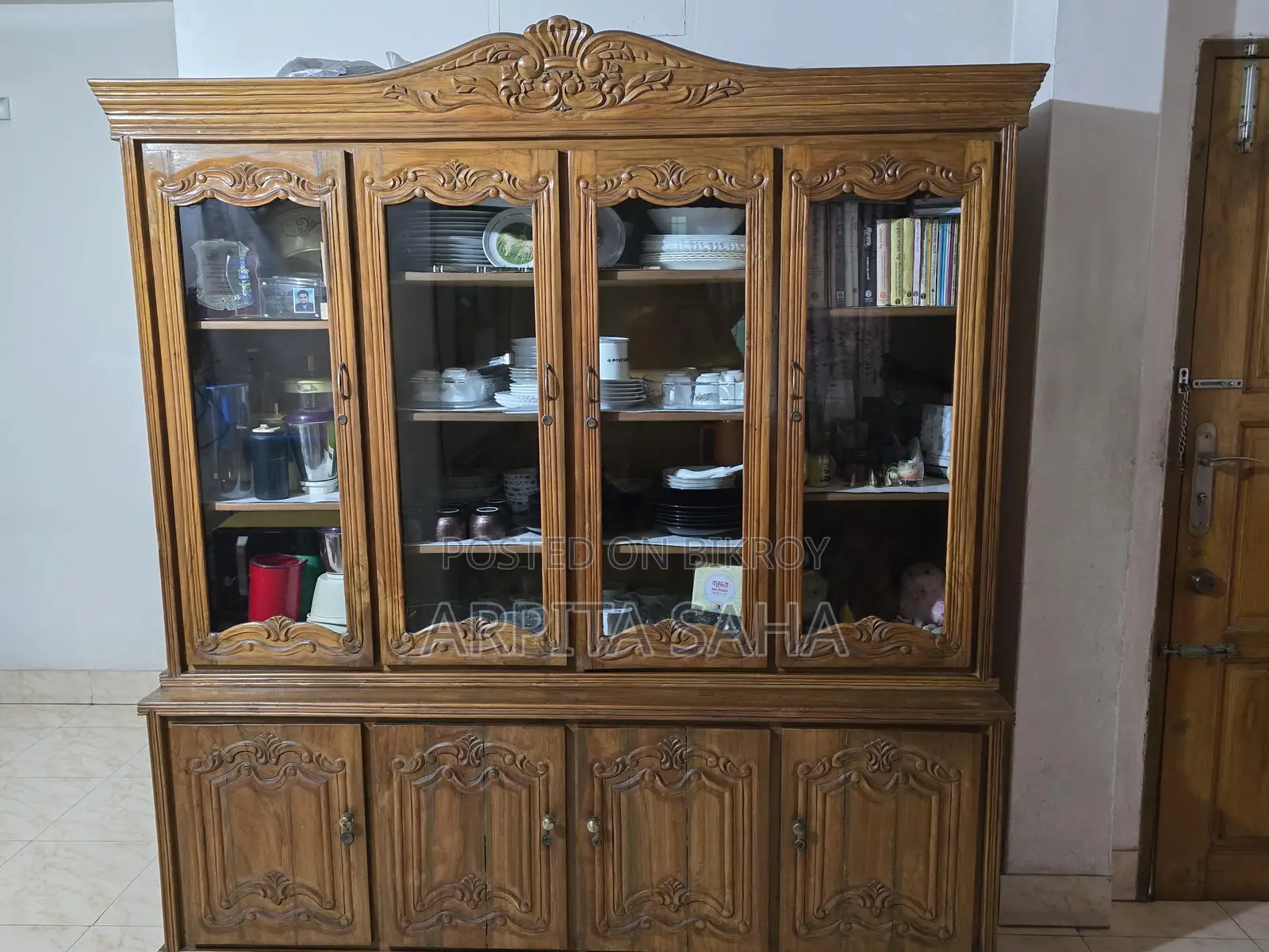 প্রিমিয়াম সেগুন কাঠের শোকেস বিক্রয় হবে