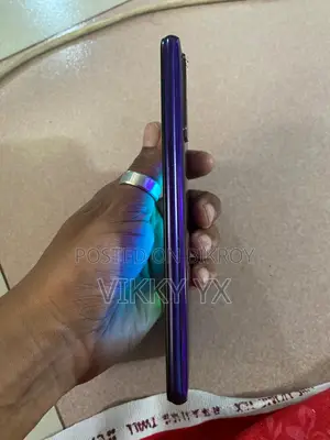 Realme 5i 4/64 (Used)