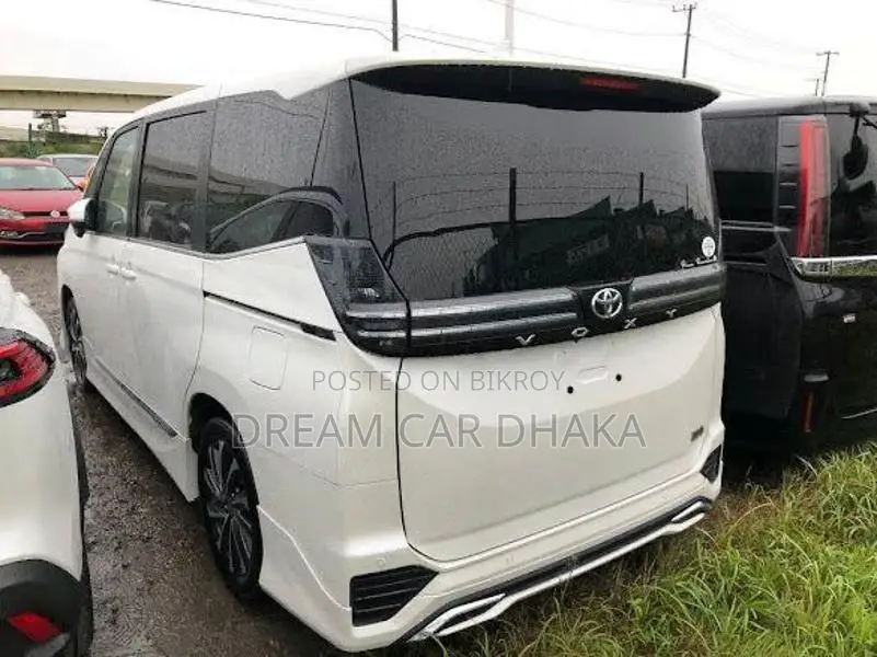 Toyota Voxy SZ PKG PEARL COLOR 2022