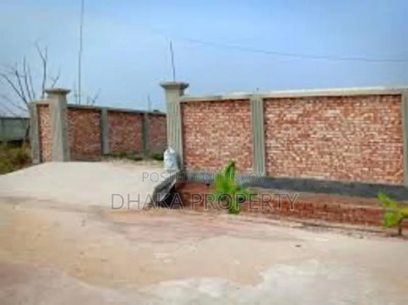 30ft Rd 5 Katha Park North at Sector-25