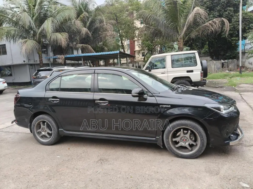 Toyota Axio WXB Hybrid 2016