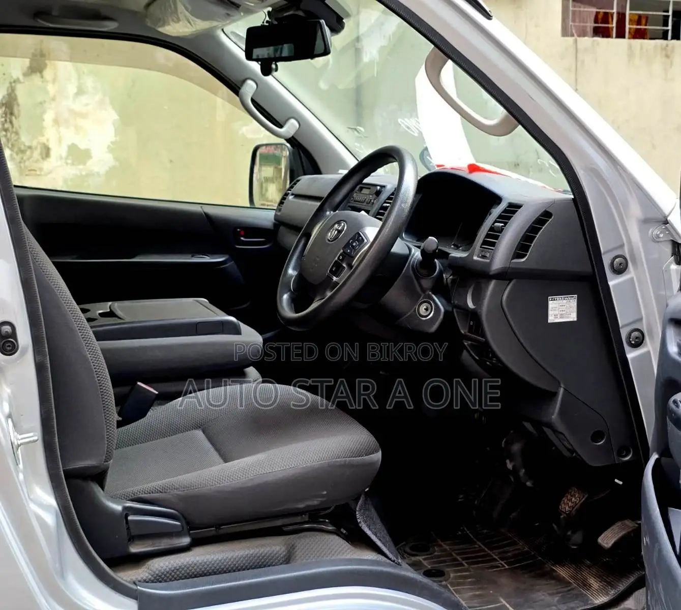 Toyota Hiace Dx 5 DOOR 2020