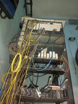 পুরাতন সুইচ এম সি নিতে চাইলে যোগাযোগ করুন