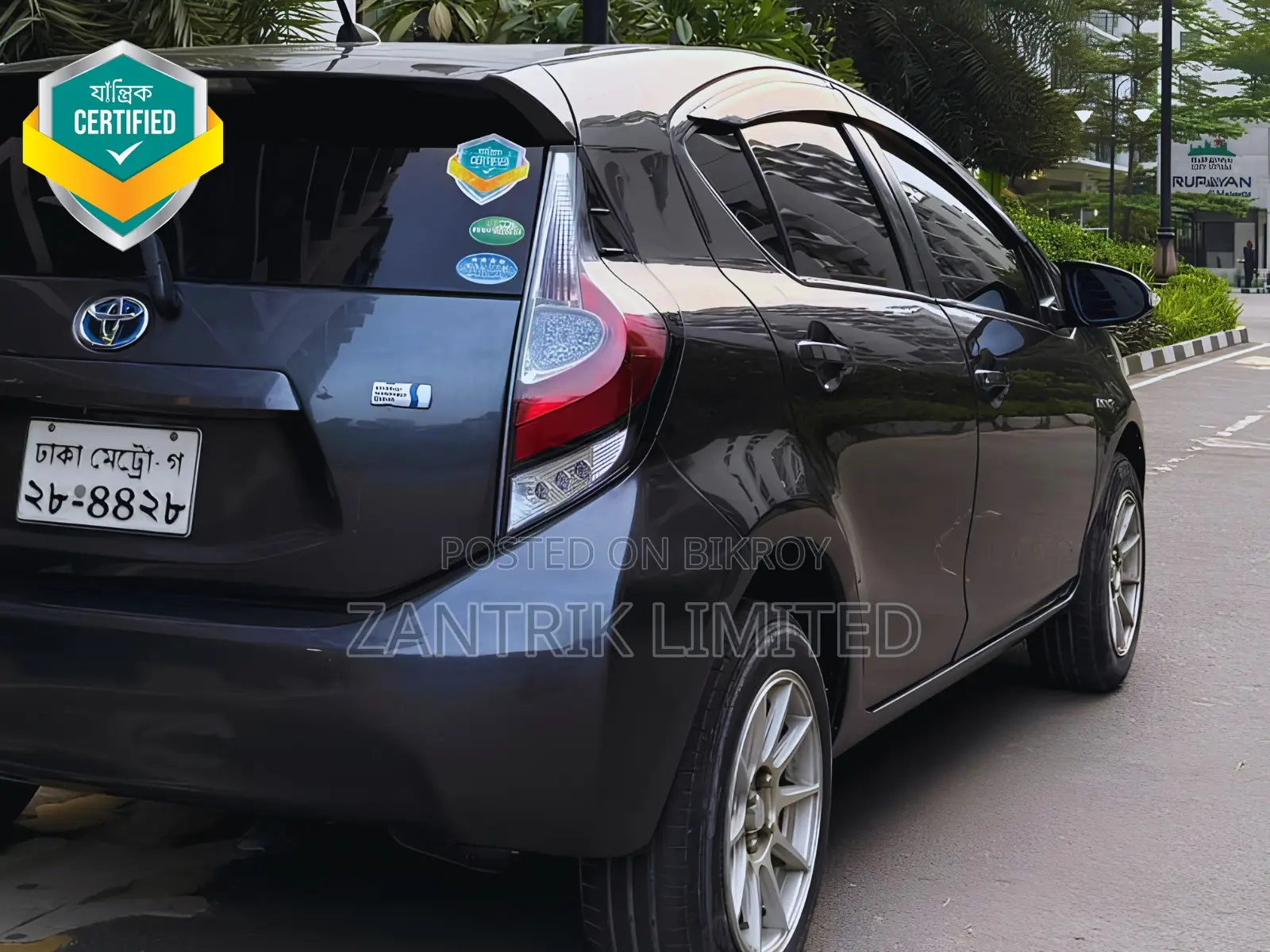 Toyota Aqua G Hybrid 2013