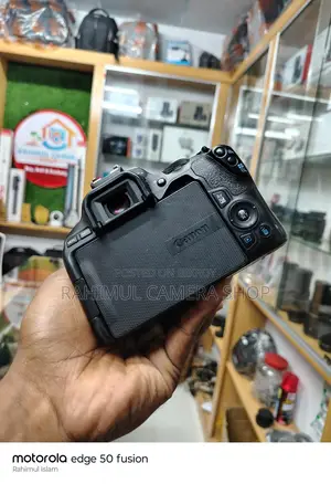canon 250D with 50mm is prime lens 1.8