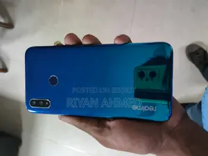Realme 3 fresh 4+64 (Used)