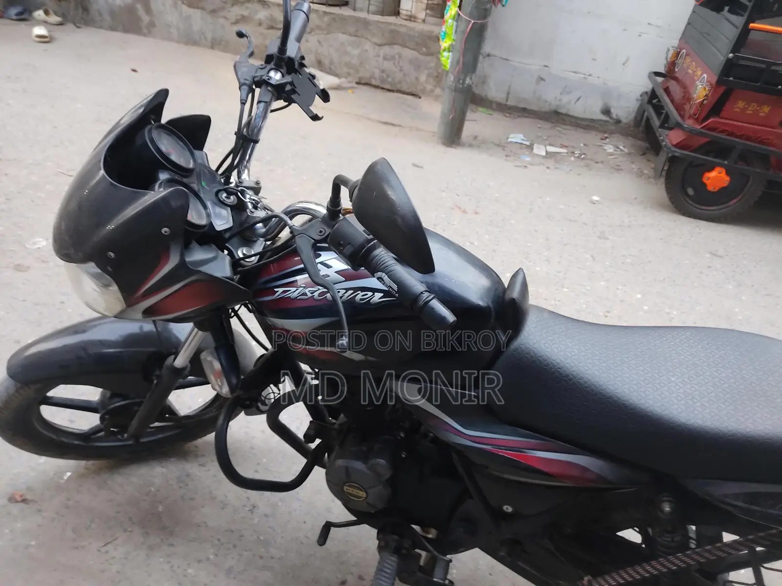 Bajaj Discover 100 . 2018