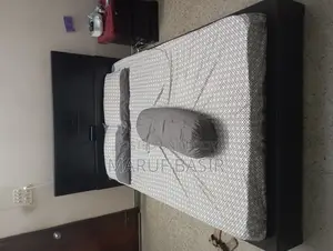 Semi Double Bed with Mattress