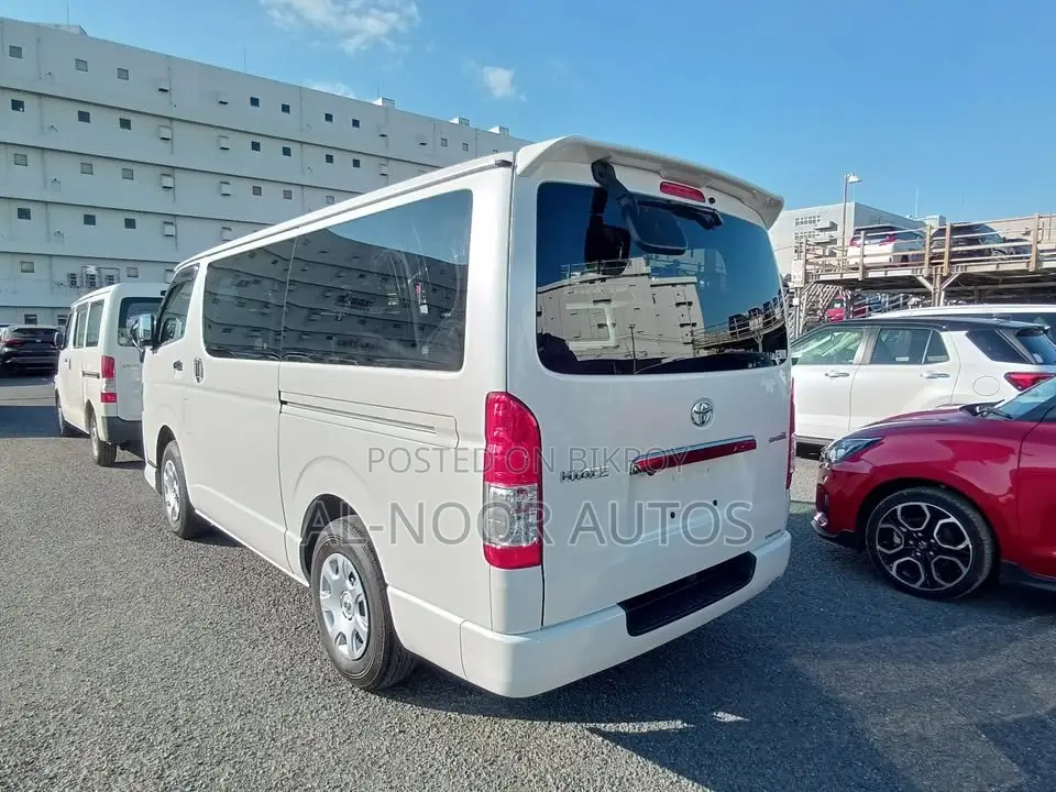 Toyota Hiace Super GL Dark Prime 2021