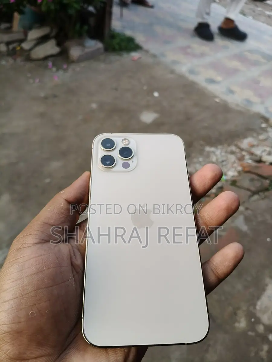 Apple iPhone 12 Pro . (Used)