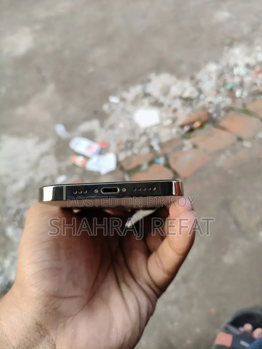 Apple iPhone 12 Pro . (Used)