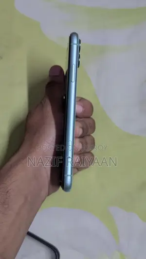 Apple iPhone 11 (Used)