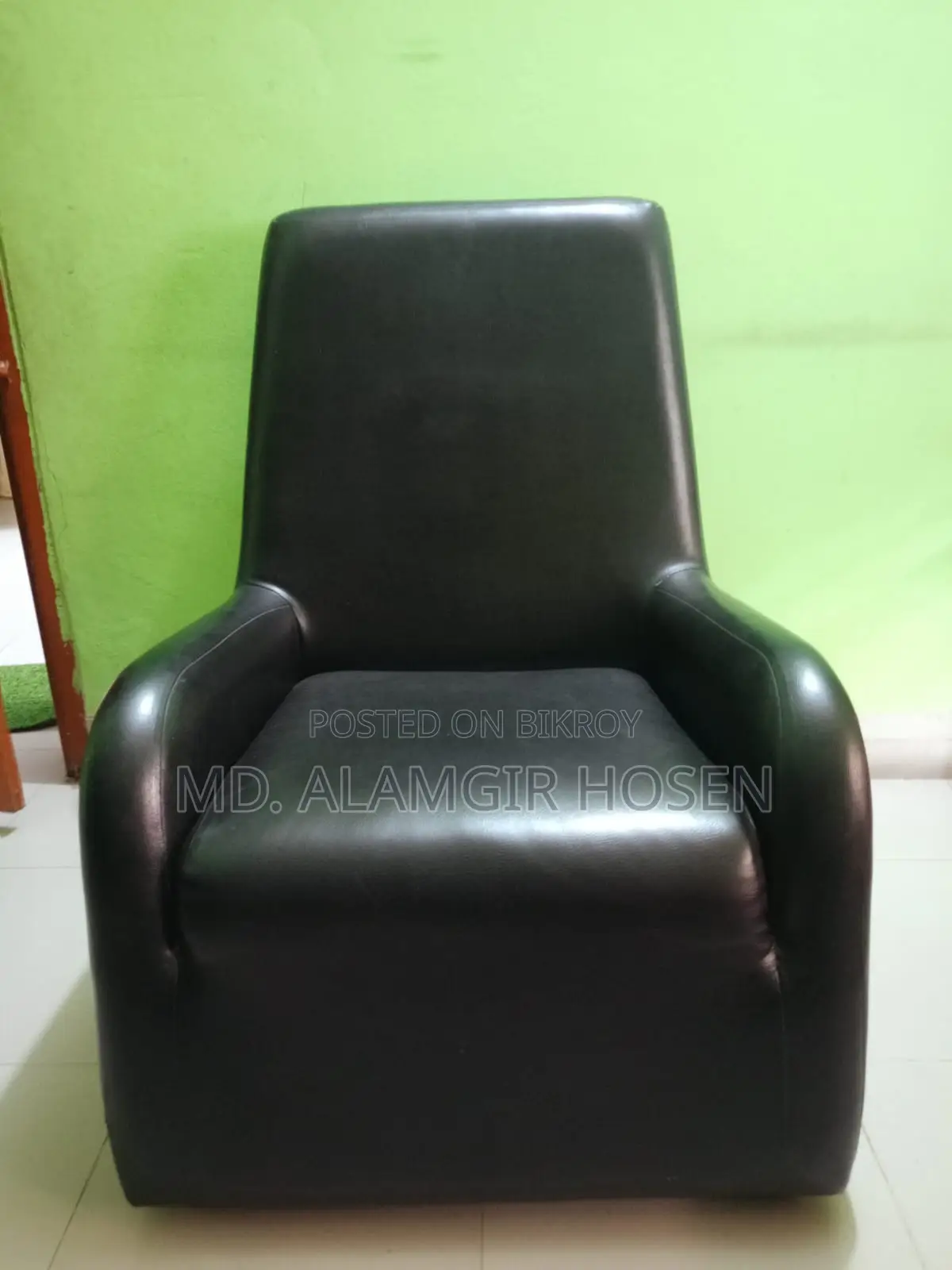 Urgent Sale: Comfortable Premium Sofa-Type Armchair