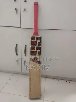 আন্ডার ১৬ এর ব্যাটসম্যানের জন্য ইংলিশ উইলো ক্রিকেট ব্যাট