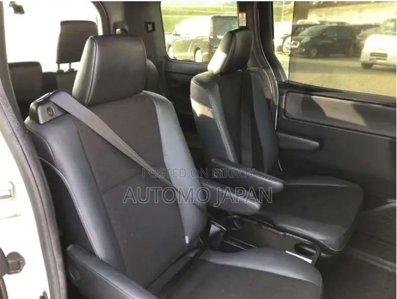 Toyota Noah Si WXB 3 2021