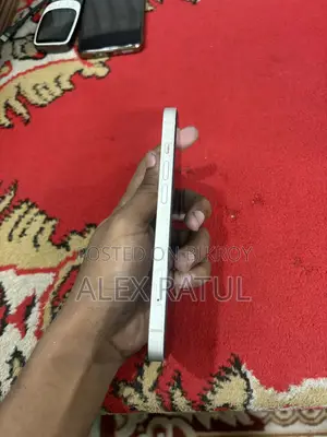 Apple iPhone 13 (Used)