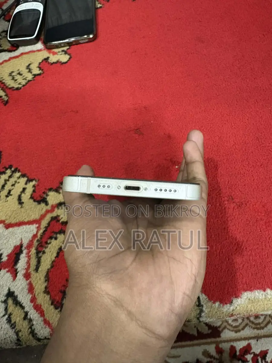 Apple iPhone 13 (Used)
